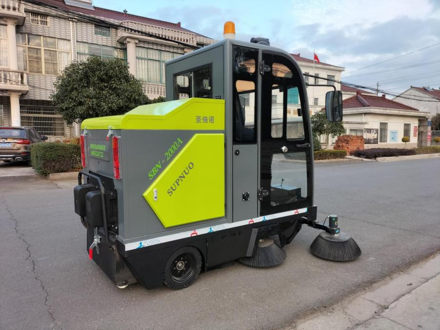 临清龙建清扫车_0